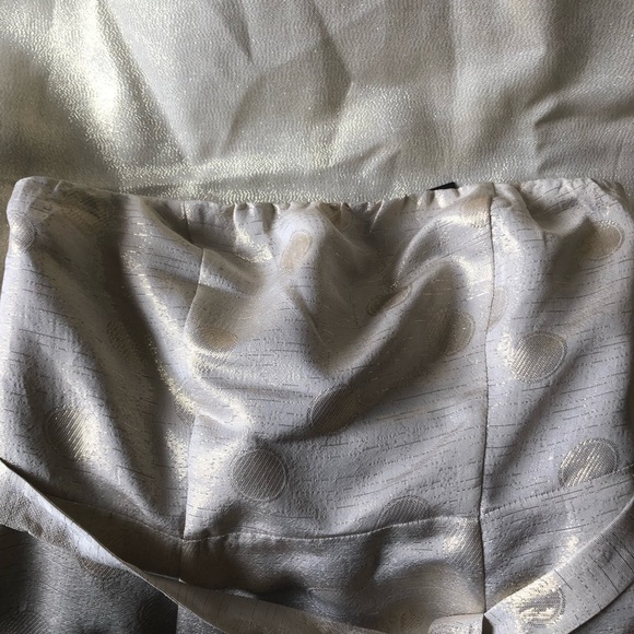 The limited woman’s size 4 silky dress - Picture 3 of 5